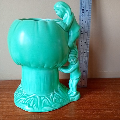 Vintage sylvac pixie vase - pixie,