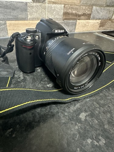 Nikon d5000 body with sigma - with,