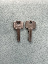 FS898  CAR KEYS VINTAGE  X 2