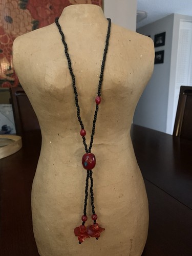 Black plastic beaded lariat - plastic,