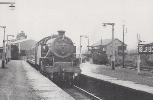 Engine 42280 with train - 42280,