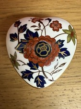 ROYAL WORCESTER PALISSY HEART SHAPED PORCELAIN TRINKET DISH WITH LID