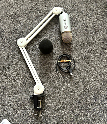 Blue yeti usb microphone - usb,