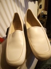 Womens Size 5.5, Cream