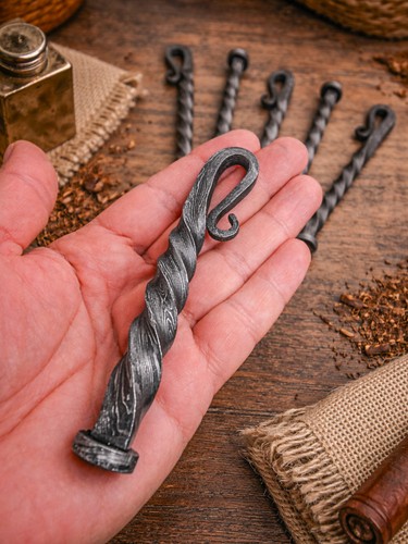 Blacksmith twist damascus - blacksmith,