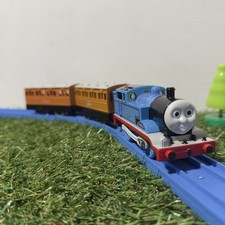 Plarail TOMY Trackmaster -