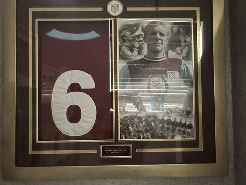 Bobby moore original west - original,