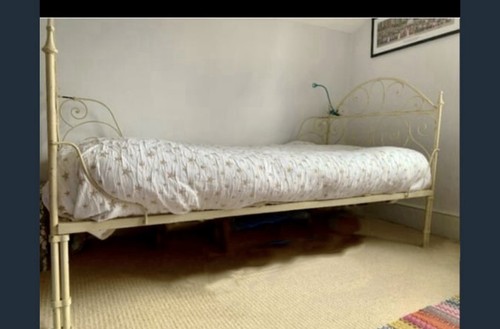 Single french style - iron, bed