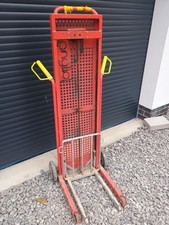 Lift Mate Manual Stacker Pump