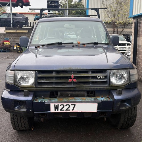 Mitsubishi pajero v43w petrol - mitsubishi,