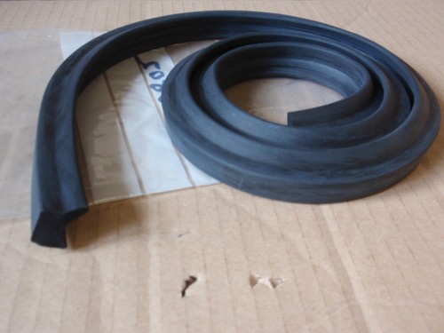 Triumph stag bonnet rear - stag,