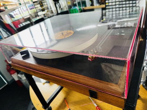 Pink triangle turntable - triangle, pt1