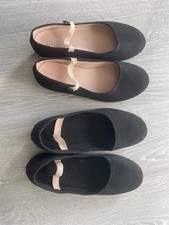 2 Pairs Of Girl Character