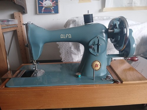 Alpha sewing machine vintage - sewing,