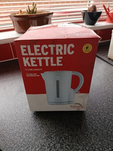 Nutmeg electric kettle - 1.7l,