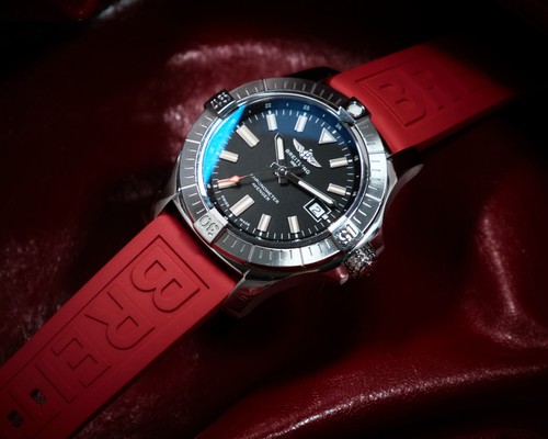 Breitling avenger automatic - breitling,