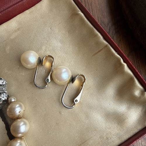 Vintage 1950s pearl clip - vintage,