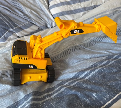 Cat construction fleet front - cat,