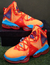 Nike LeBron 19 'Tune Squad'