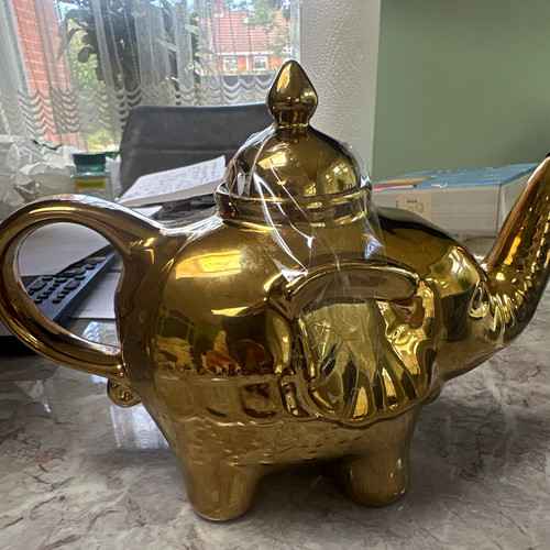 Gold elephant novelty ceramic - gold,