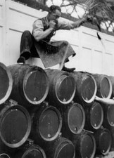 Tapping of beer barrels for