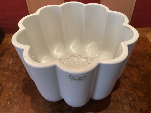 Antique jelly blancmange mould - antique,