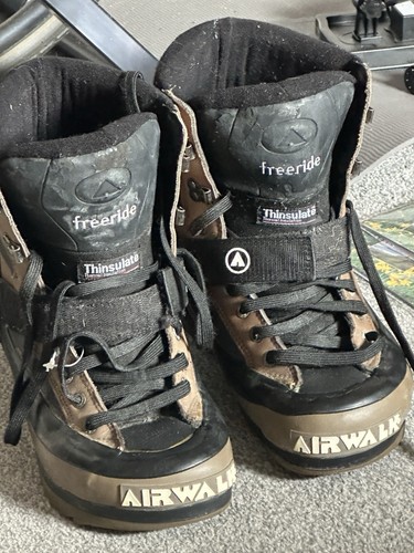 Airwalk snowboard boots - uk, 9
