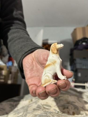 Unmarked spaniel dog - figurine,