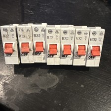 WYLEX B32 32 AMP CURVE B 3 KA