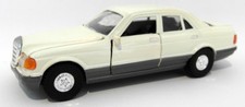Diapet 1/40 scale diecast - 01759 Mercedes Benz 560SL White