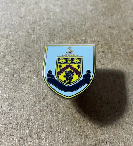 Burnley enamel football badge - burnley,