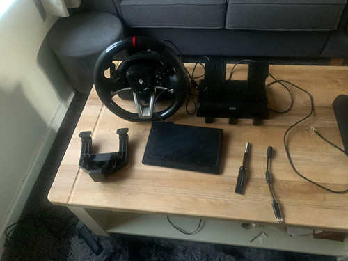 Hori racing wheel with pedals - with,