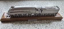 Vintage The Royal Hampshire The Mallard Train LNER 4468 Cast Pewter Metal wood