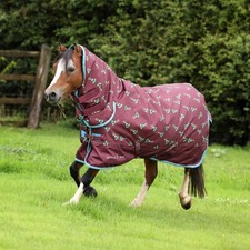 Shires Winnie & Me 200g Turnout Rug - Maroon | Mediumweight | Waterproof