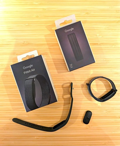 Google fitbit air - –, two