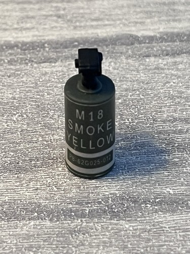 Scale army yellow smoke - 1/6,