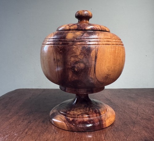 Attractive vintage hand carved - vintage,