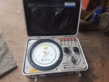 Wallace And TIERNAN wally box , pneumatic calibrator 