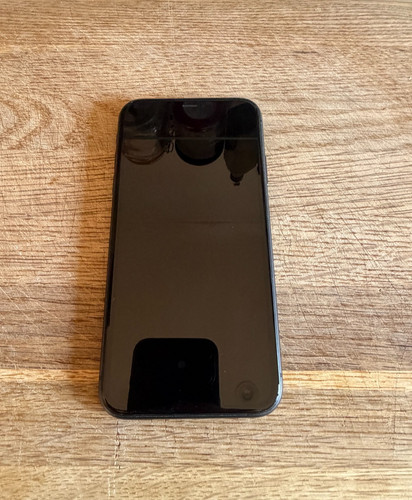 Apple iphone 128gb black - 11,