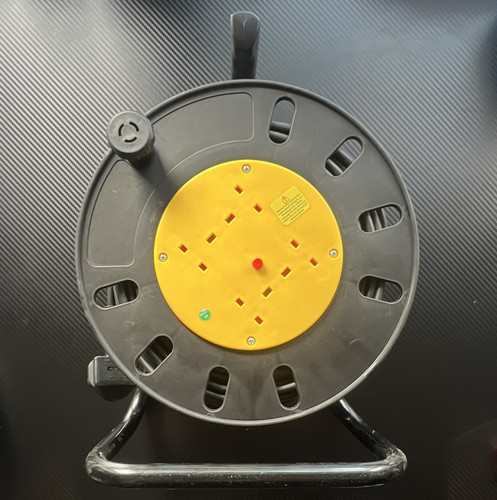 Retractable cable reel - retractable,