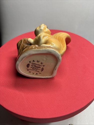 Hornsea pottery acorn small - acorn,