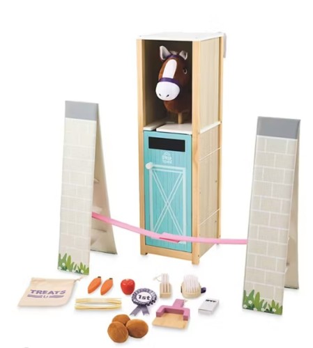 Wooden stable and show jump - wooden,