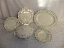 Royal Doulton Diana - The Romance Collection - vintage 1981 tableware - 2D1B #