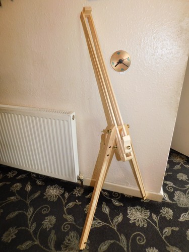 Wooden pine artists - wooden, easel