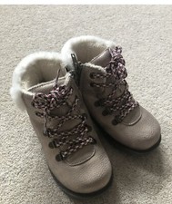 Cupcake girls gold faux fur lined ankle boots UK8.5 EUR26
