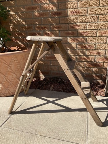 Vintage small wooden step - vintage,