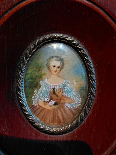 Antique oval miniature - oval,