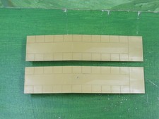 2 x Hornby Dublo 5083 Terminus Through Station thin side platform end ramps