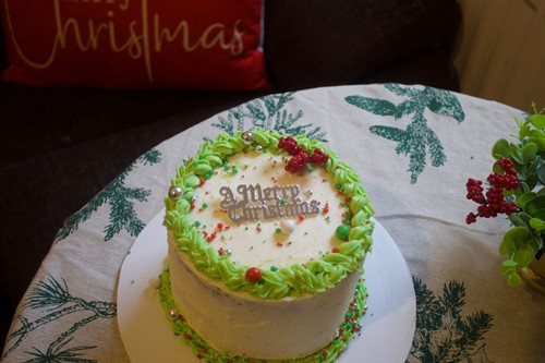 Round celebration cake - round,