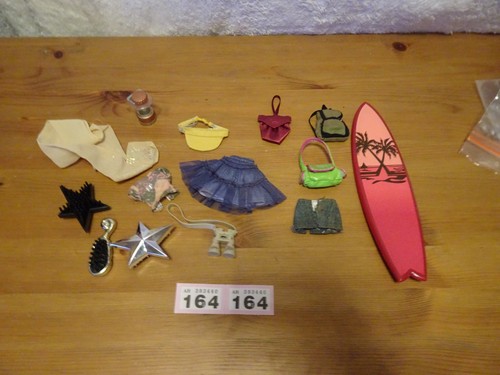 Bratz dolls small clothes - dolls,